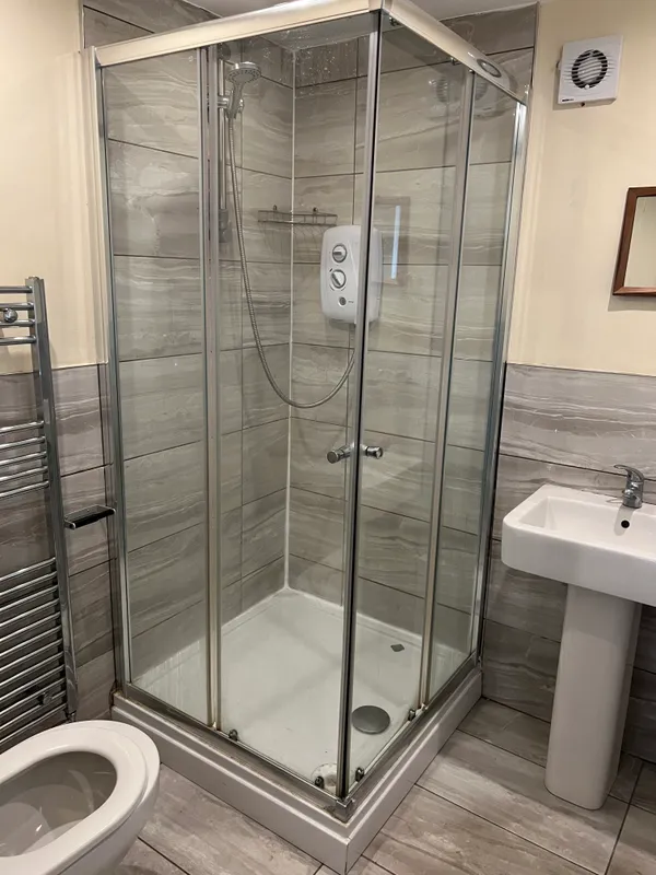 72 Derby Grove, NG7 1PF – 6-Bedroom En-suite Student House - Thumbnail 2
